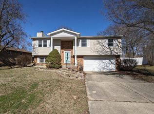 318 Edna Dr, O Fallon, IL 62269