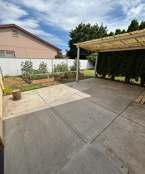 217 E Belair Dr — Photo 6