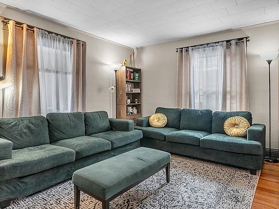 5th image of 14 N Michigan St