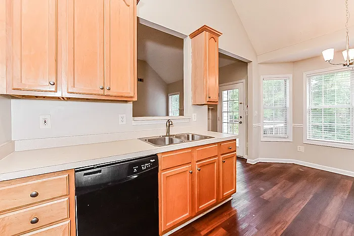 509 Judith Ct — Photo 6