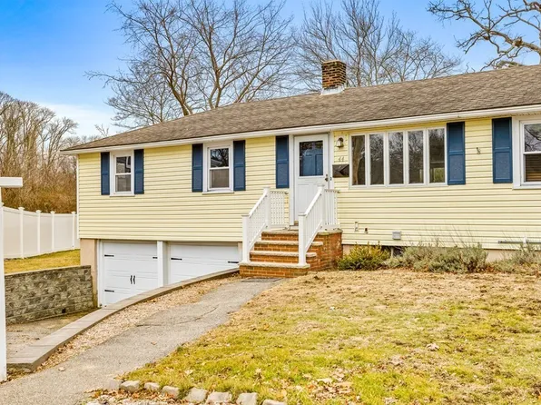 44 Rhodes Cir #44, Hingham, MA 02043