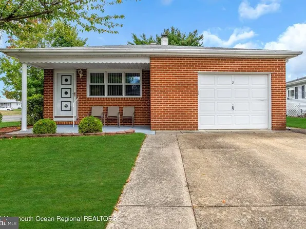 2 Taj Mahal Ct, Toms River, NJ 08757