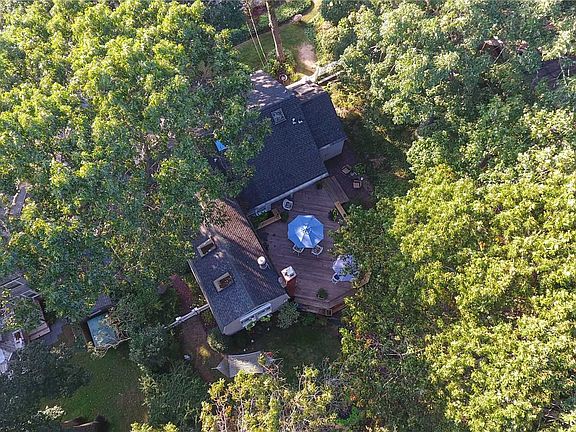 4th image of 42 Shady Ln