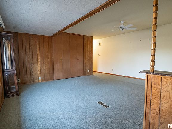 5th image of 66 Dawn Dr