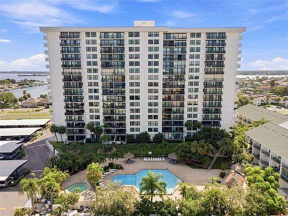 3rd image of 400 ISLAND WAY #411