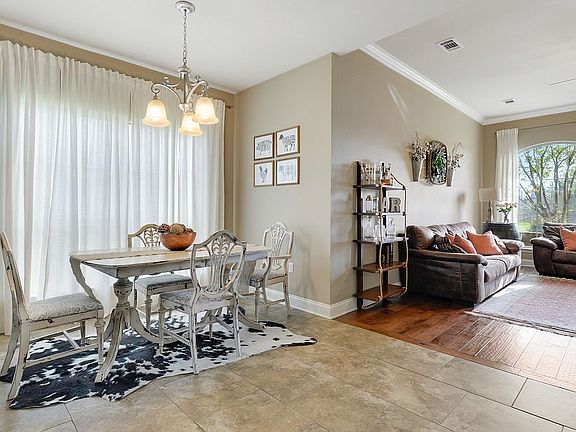3rd image of 1725 El Tigre Dr