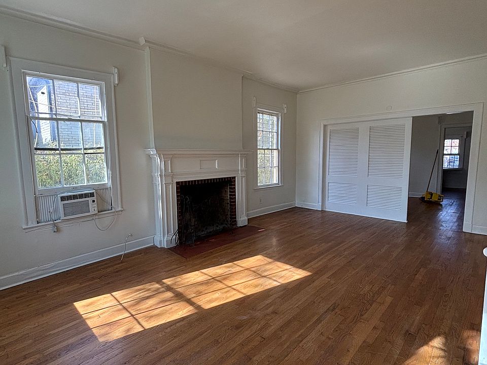 1st image of 705 E Grayson St APT 1