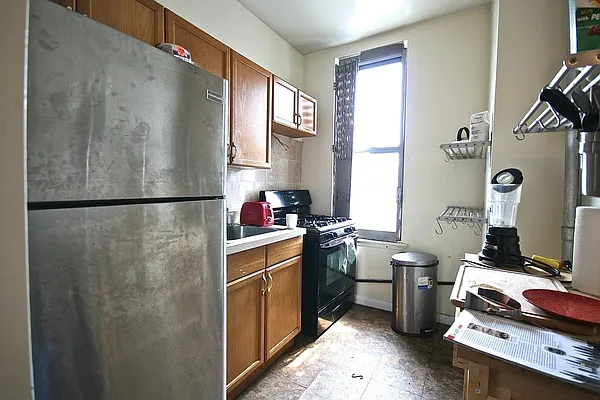 Rented by Rental Solutions Inc | media 9