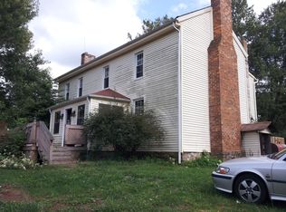 4932 Lizzie Gunn Rd, Pulaski, VA 24301