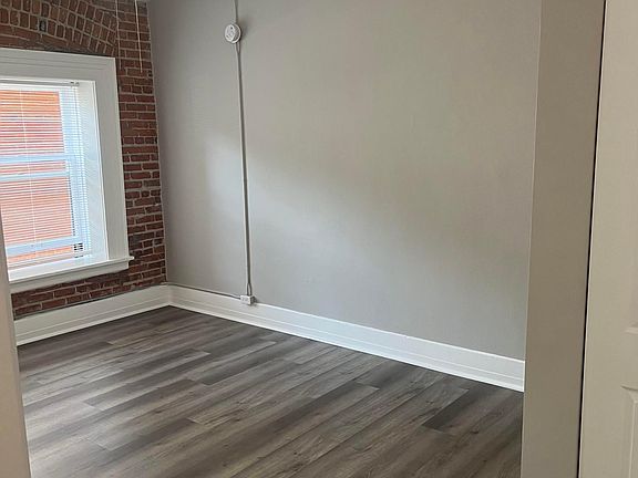 2nd image of 1355 S Hope St APT 103