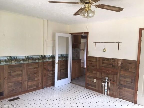 4th image of 2688 Wentworth St