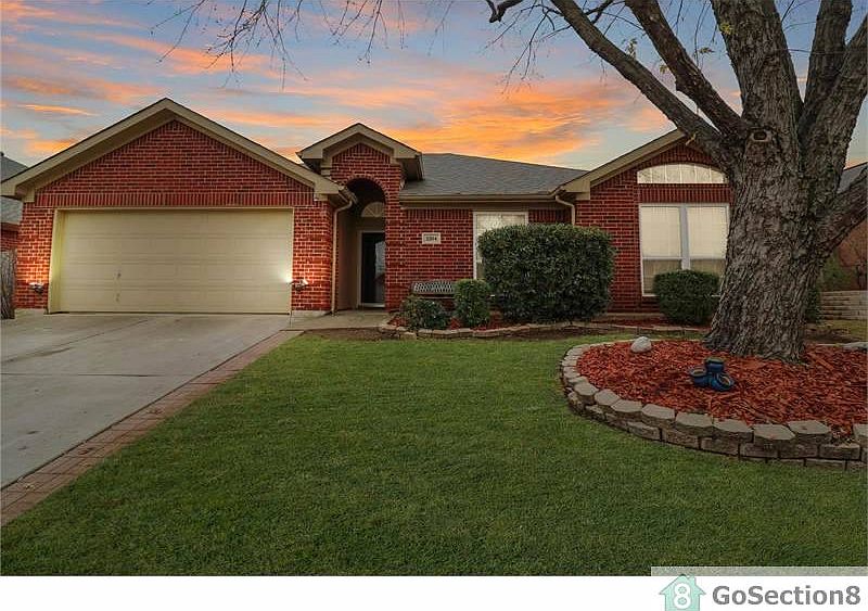 1st image of 2204 Green Mere Dr