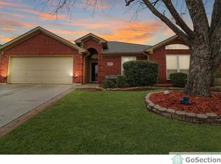 2204 Green Mere Dr, Arlington, TX 76001