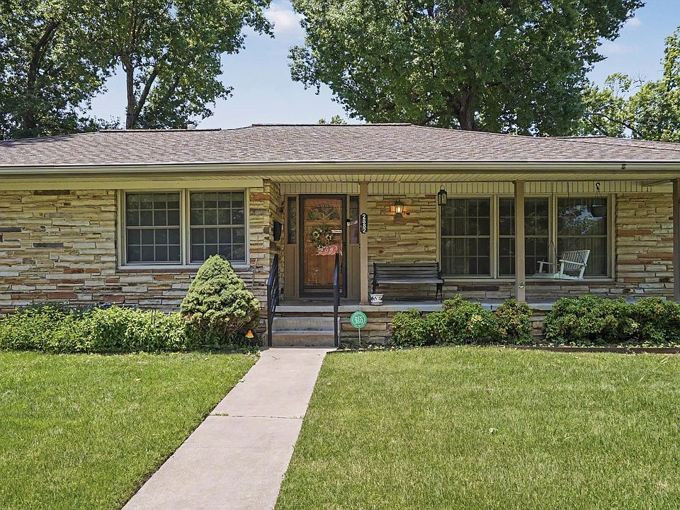 1st image of 2882 S Florence Ave