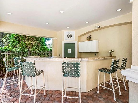 5th image of 5180 Northridge Rd Unit 301