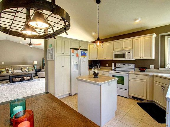4th image of 61923 Amber Meadows Ct