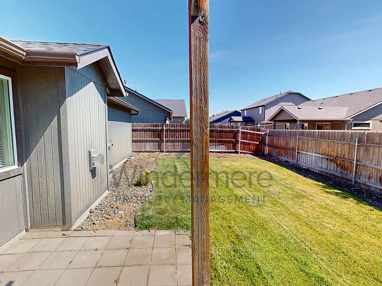 1215 SW Settlement St — Photo 25
