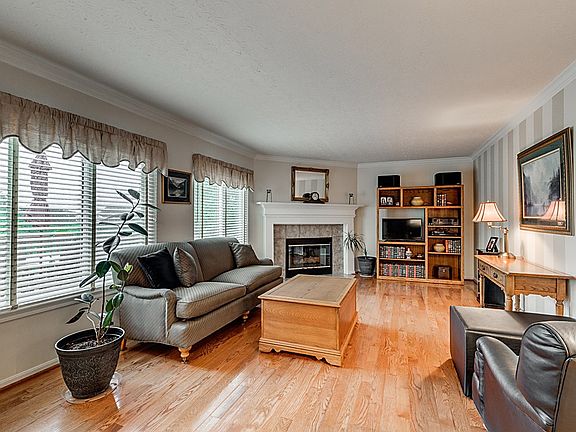 5th image of 16 Southwood Dr
