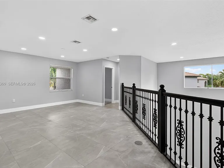 2167 SW 176th Ter — Photo 41