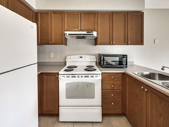 5th image of 2529 Longridge Cres