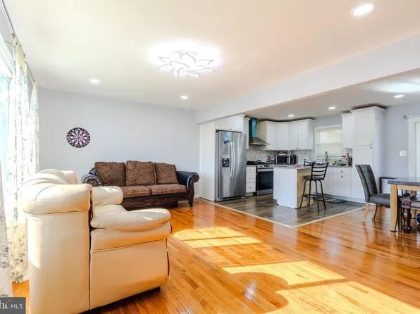 2111 Rolling Rd, Windsor Mill, MD 21244