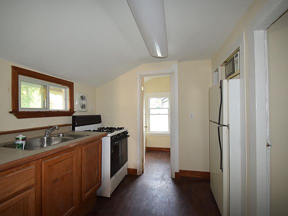 3rd image of 165 Averill Ave #Up