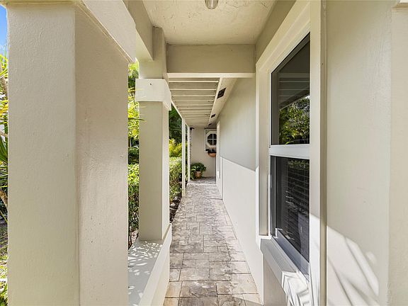 2nd image of 2933 Myrtle Oak Circle