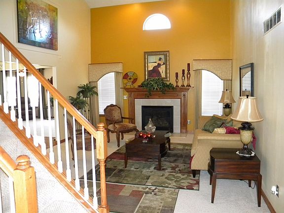 4th image of 7914 Seabury Ct