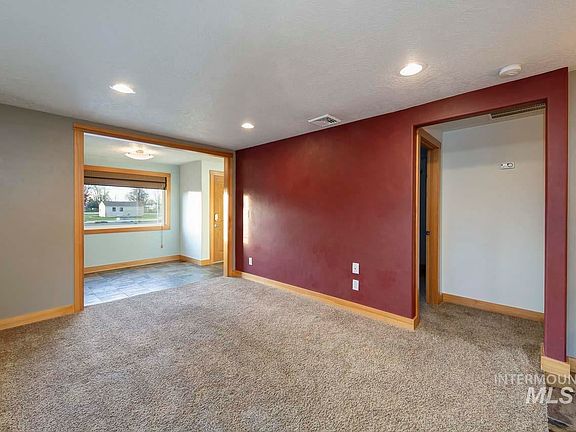 3rd image of 1112 N Whitewater Park Blvd