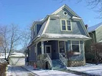 636 N Ridgeland Ave photo 1