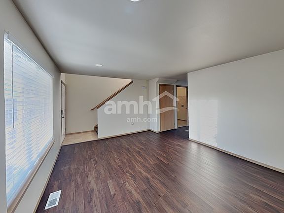 5th image of 19403 Valley View Dr