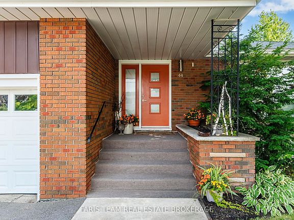 5th image of 44 Jeffery St