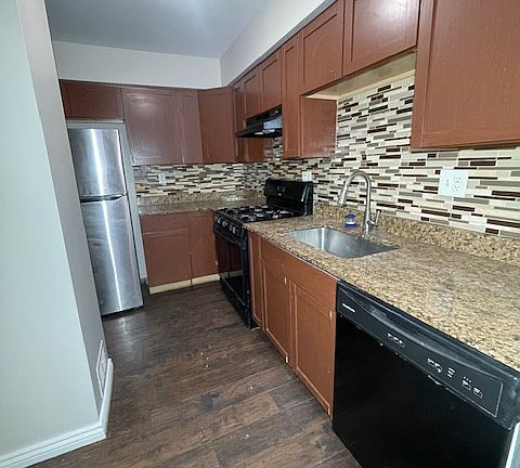 4th image of 377771 Joyce Dr
