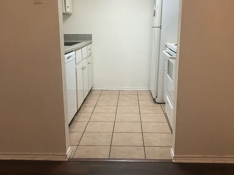 2401 Leon St #106 — Photo 20