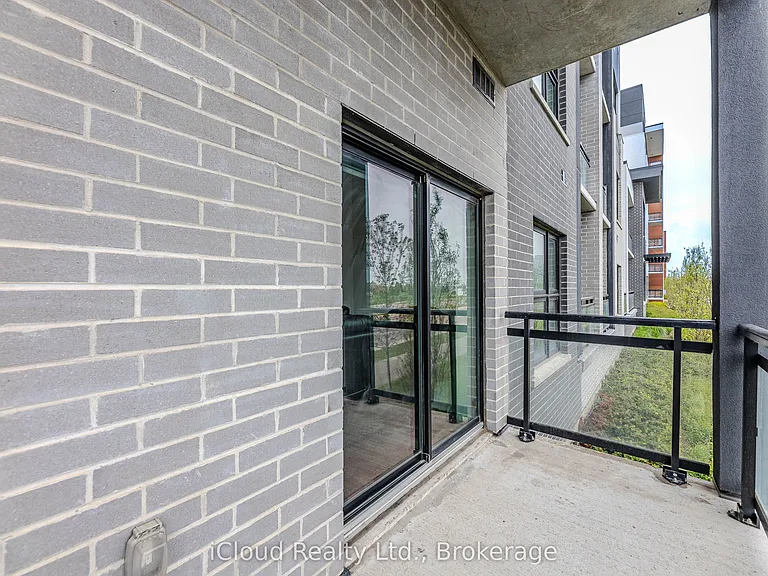 102 Grovewood Cmn #121 — Photo 41