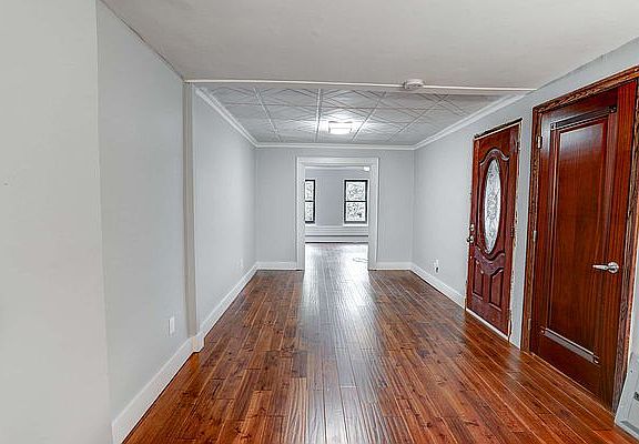 2nd image of 410 Degraw St APT 3