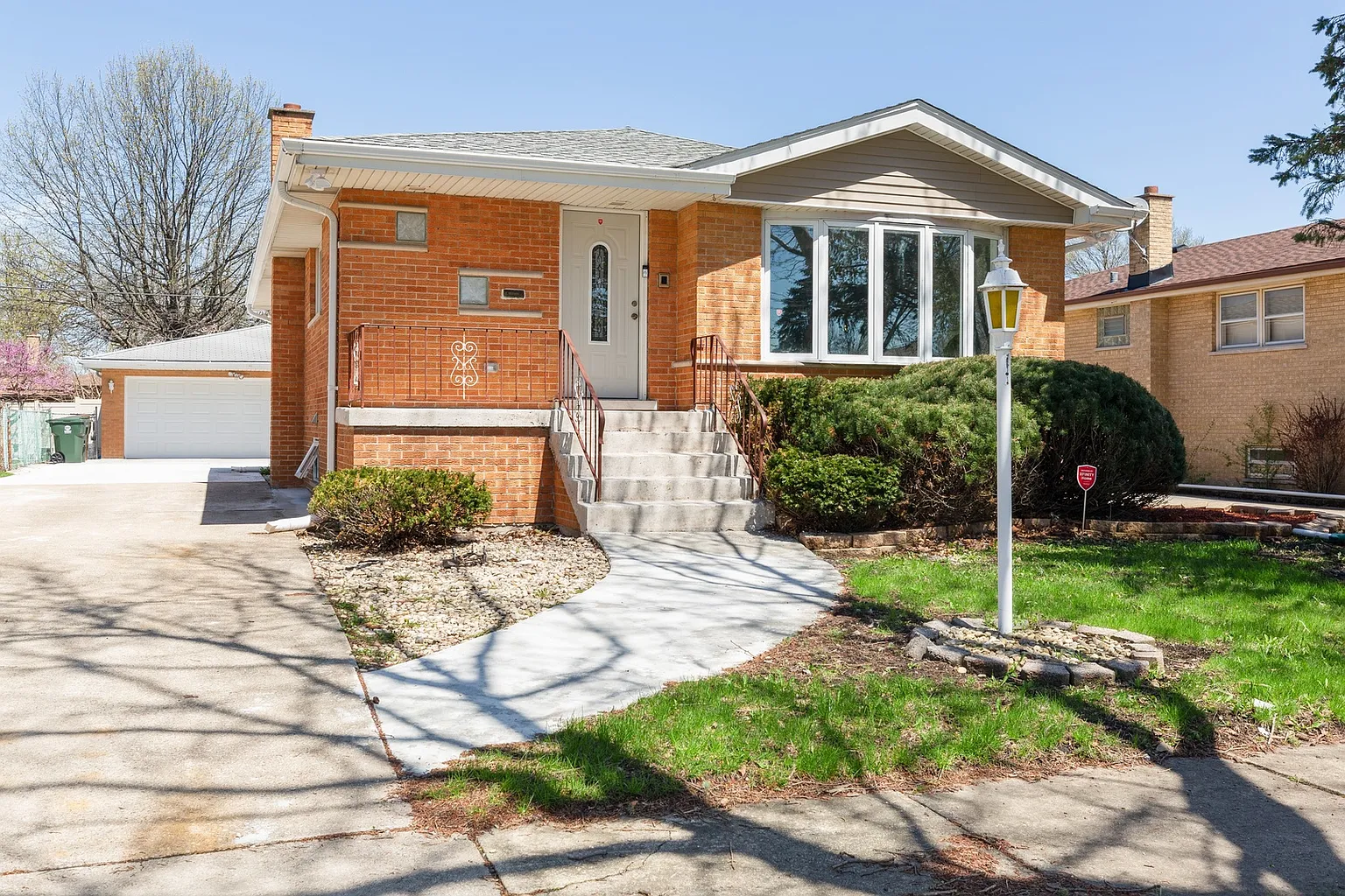 189 W 27th Pl photo 1