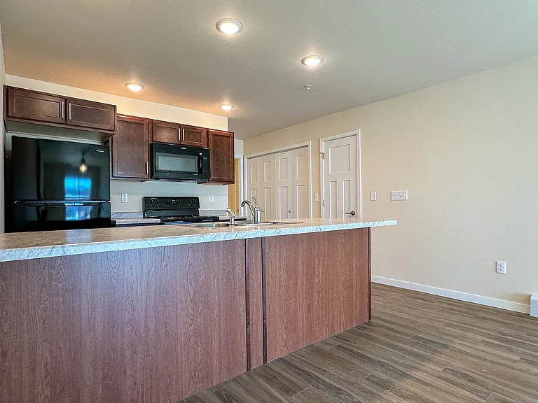 713 Caroline St — Photo 252