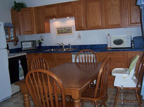 4th image of 4050 Rockwell Ave