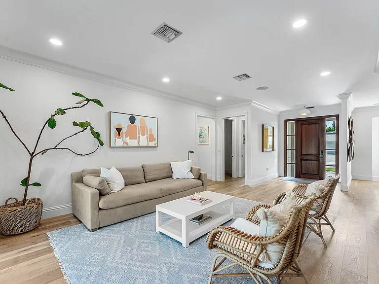 1022 Walnut Ter — Photo 7