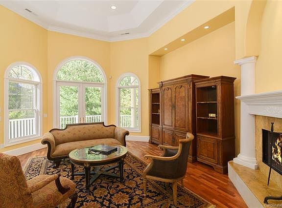 4th image of 18 Cedar Hill Dr