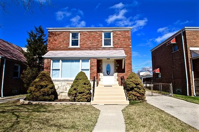 2832 W 85th St photo 1