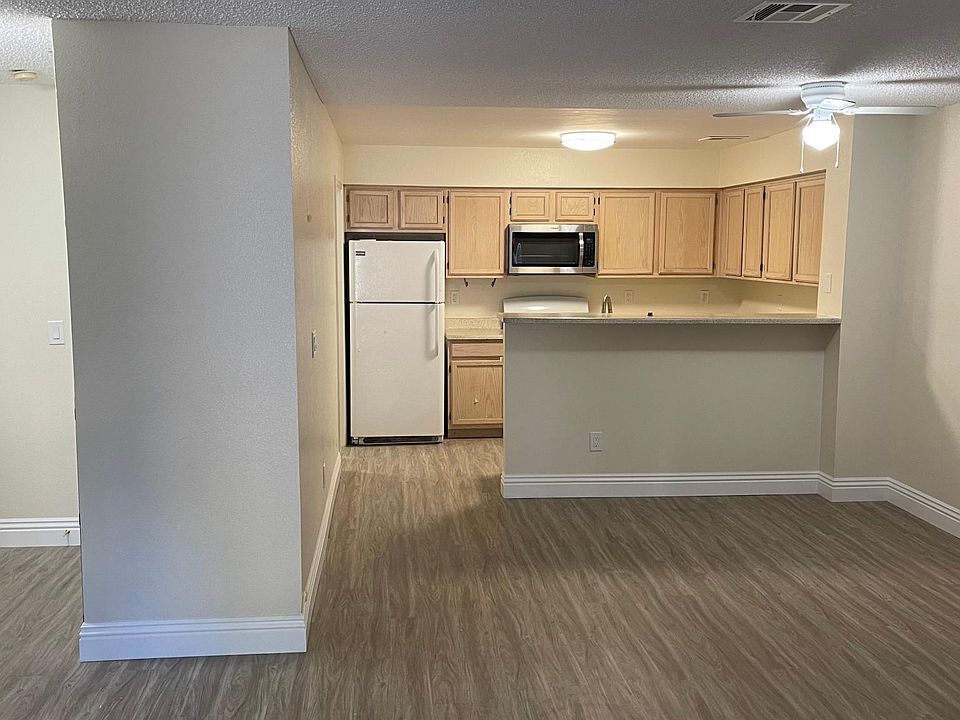 1st image of 2041 Chertsey Dr Unit B