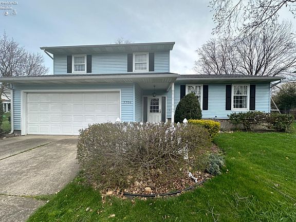 2nd image of 2706 Sweetbriar Dr