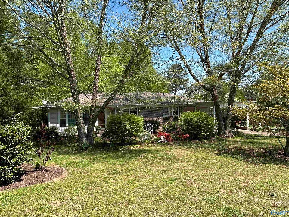 1st image of 405 Mountain Dr