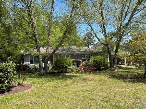 405 Mountain Dr, Gadsden, AL 35904