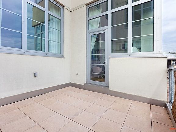 5th image of 2728 Thomson Ave Unit 120