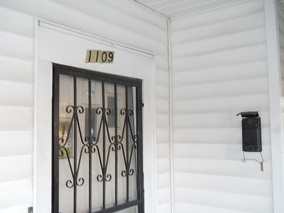 3rd image of 1109 W Florida St