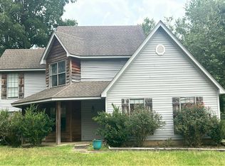 302 Deerfield Rd, Grenada, MS 38901