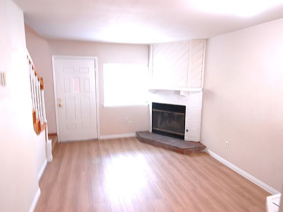 3rd image of 230 16th Pl #C
